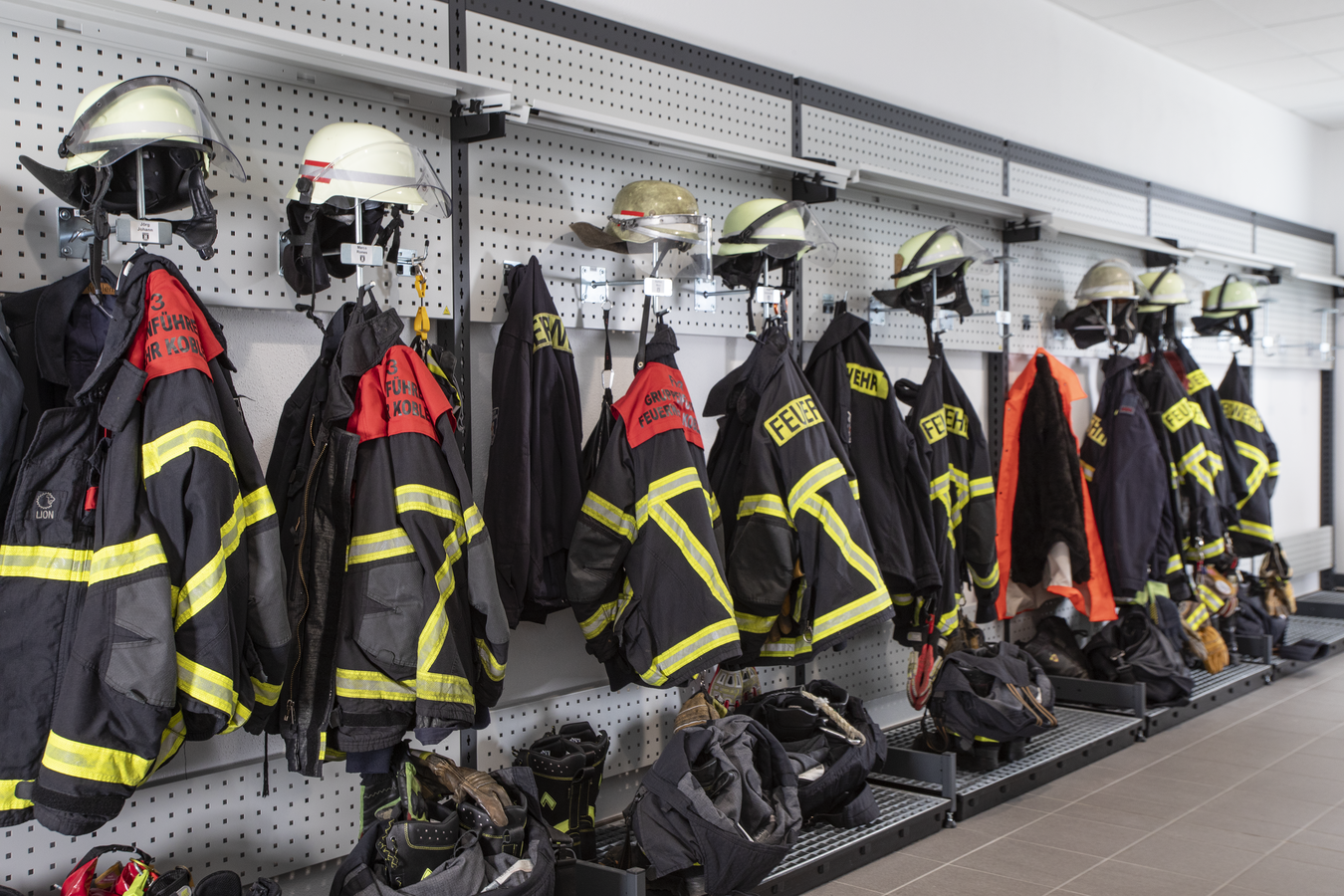 bc_ref_feuerwehr_koblenz_umkleide_B0A7893.png